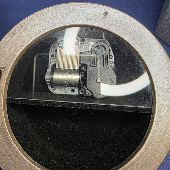 Vintage Sankyo Music Trinket Box Plays “What a Wonderful World” - Picture 6 of 8